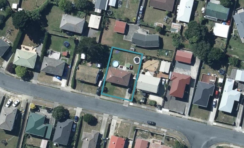 38 Beauzami Crescent, Ascot Park, Porirua - Carousel 1