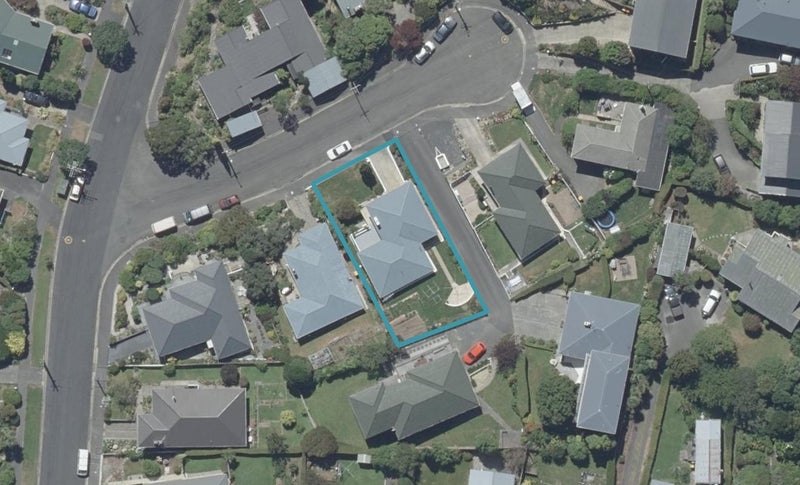 6 Upland Street, Helensburgh, Dunedin - Carousel 1