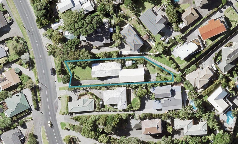 1/561 Beach Road, Murrays Bay, Auckland - Carousel 1