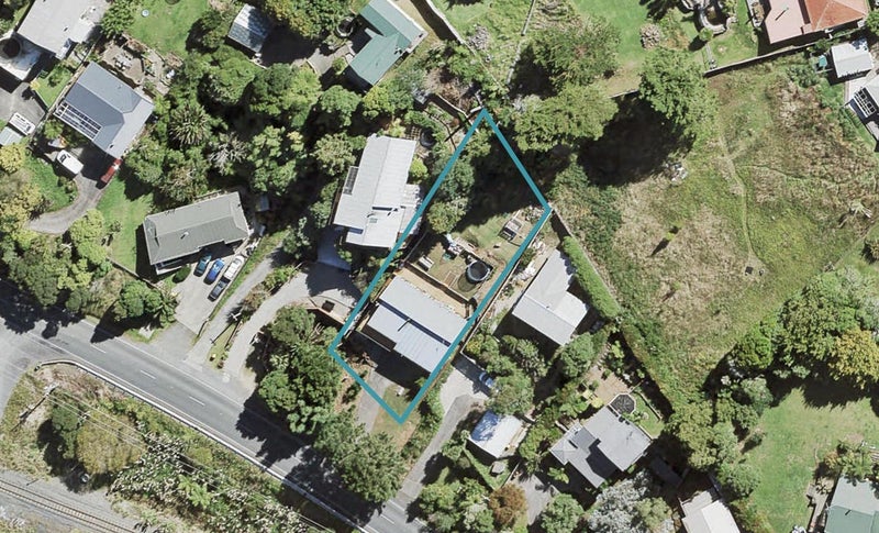 53 Waitakere Road, Waitakere, Auckland - Carousel 1