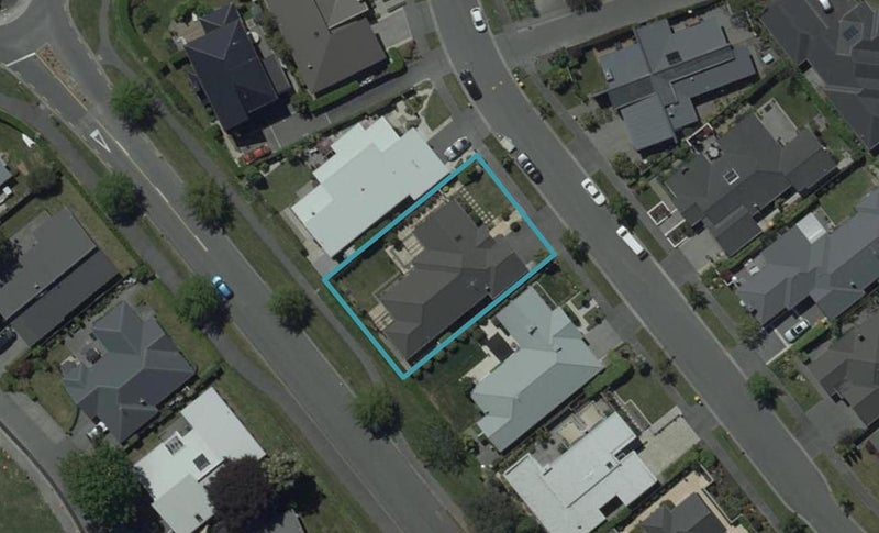 8 John Campbell Crescent, Hillmorton, Christchurch - Carousel 1