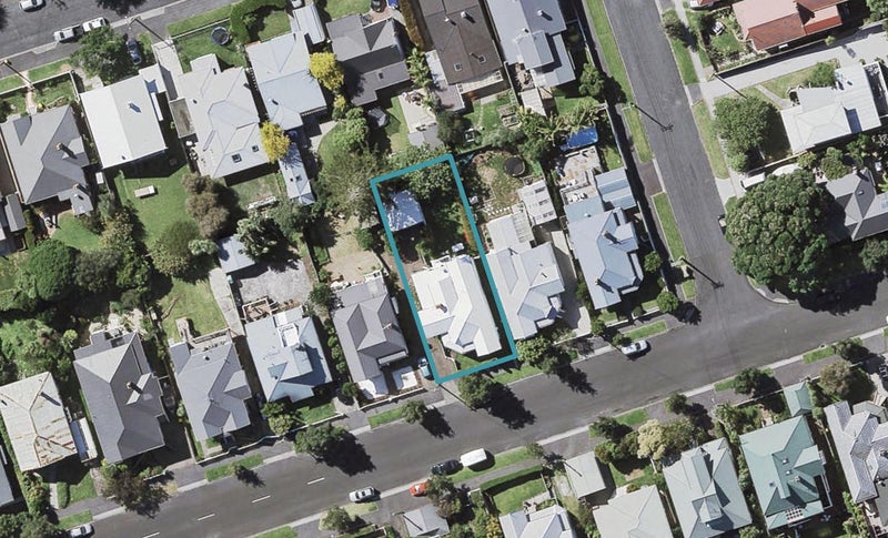6 Allenby Avenue, Devonport, Auckland - Carousel 1