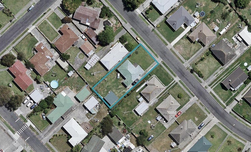 8 Charles Corner Crescent, Maraenui, Napier - Carousel 1