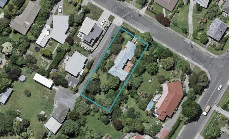 4 Ruru Street, Waikanae - Carousel 1