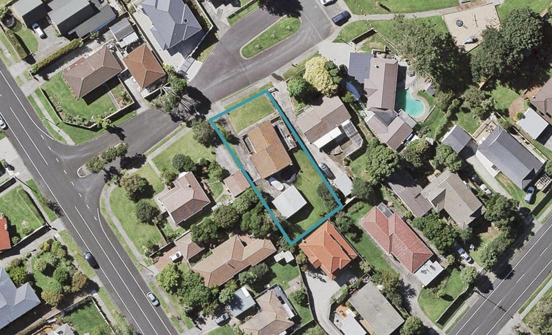 3 Hazelmay Place, Bucklands Beach, Auckland - Carousel 1