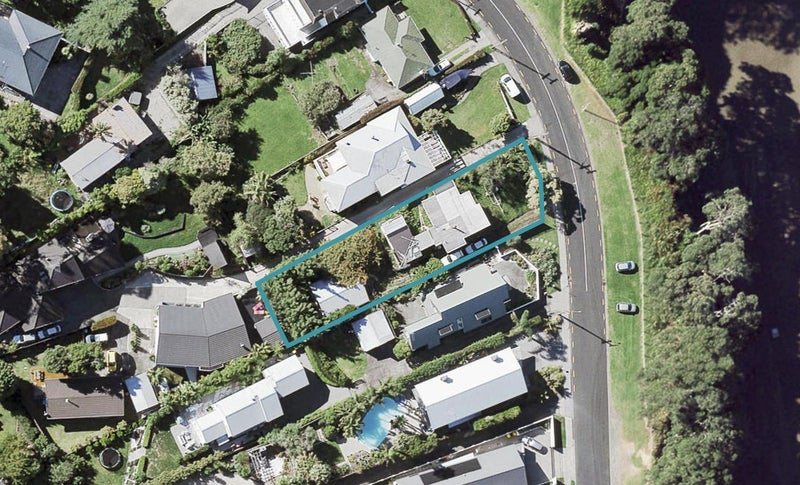30 Marine Parade, Mellons Bay, Auckland - Carousel 1