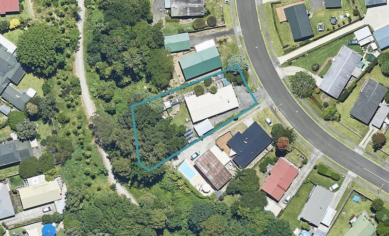 54 Cumberland Crescent, Welcome Bay, Tauranga - Carousel 1