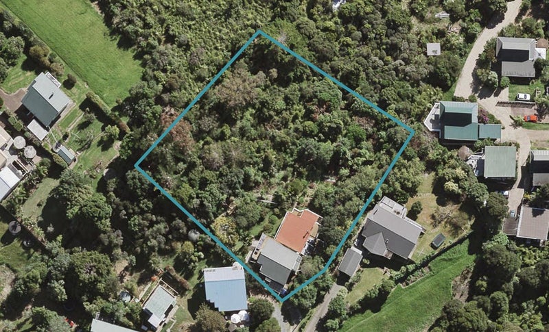 21 Marine View Road, Onetangi, Waiheke Island - Carousel 1