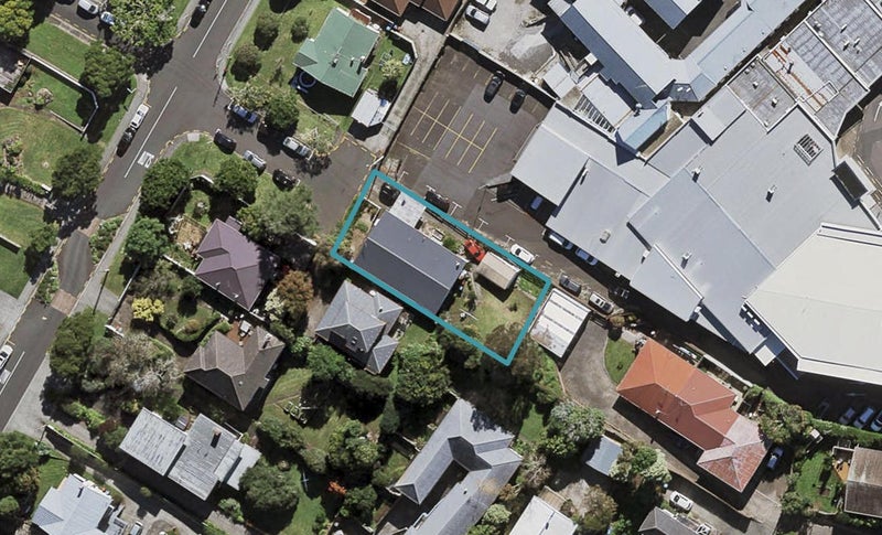4B Waiohua Road, Greenlane, Auckland - Carousel 1