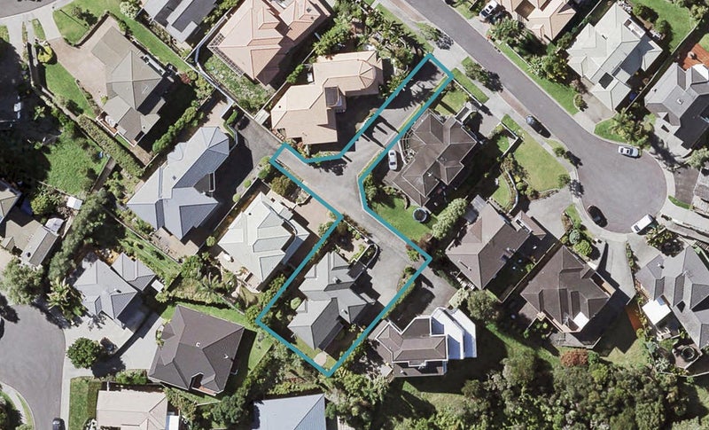 11 Gretna Green, Browns Bay, Auckland - Carousel 1
