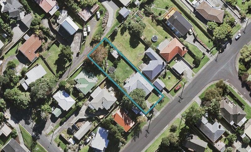 4 Ranch Avenue, Beach Haven, Auckland - Carousel 1