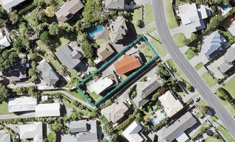 1/52 Gulf View Road, Murrays Bay, Auckland - Carousel 1