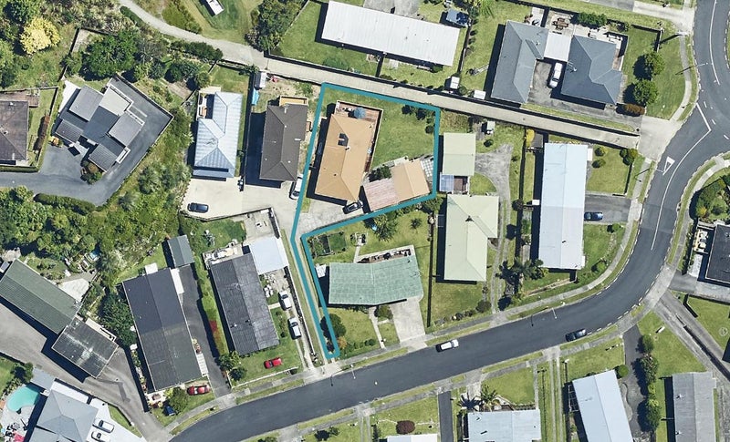 14 Balmoral Terrace, Otumoetai, Tauranga - Carousel 1