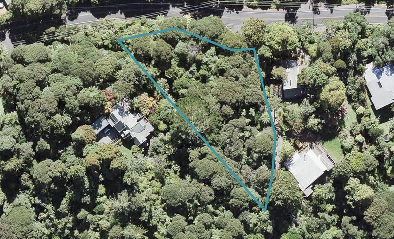 870 West Coast Road, Waiatarua, Auckland - Carousel 1