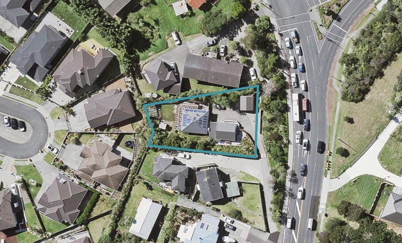 1/612 East Coast Road, Pinehill, Auckland - Carousel 1