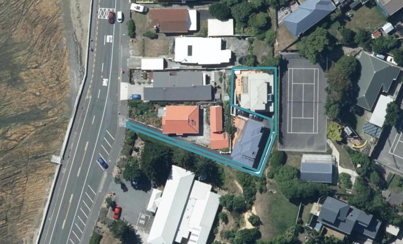 11 Sunset Parade, Plimmerton, Porirua - Carousel 1