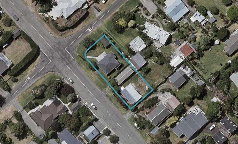 13 Rauparaha Street, Waikanae Beach, Waikanae - Carousel 1