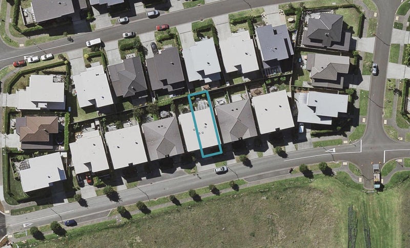 93 Tephra Boulevard, Stonefields, Auckland - Carousel 1