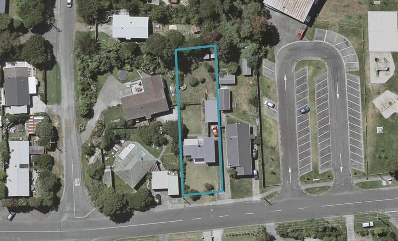 17 Menin Road, Raumati South, Paraparaumu - Carousel 1