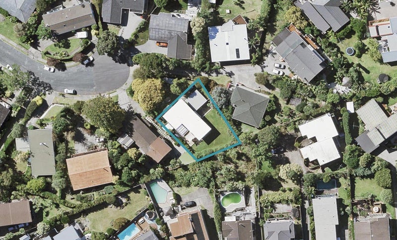 24 Surville Place, Mairangi Bay, Auckland - Carousel 1