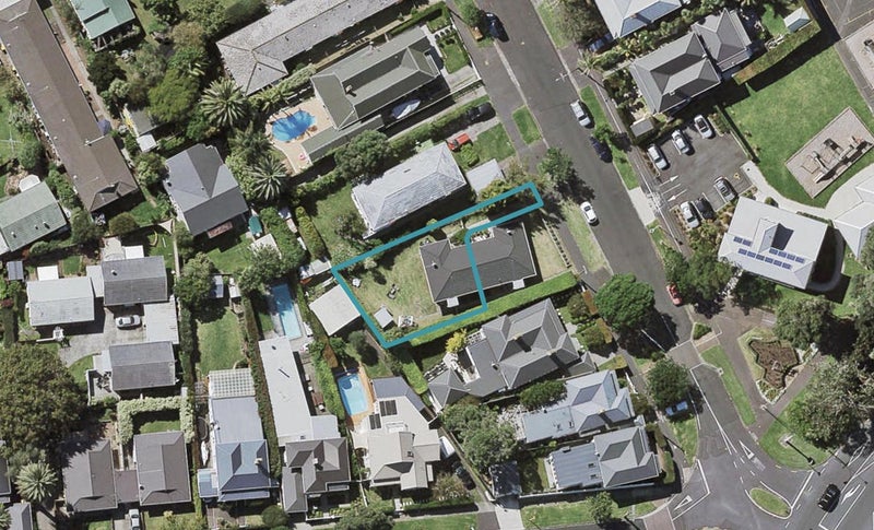 2/173 Victoria Road, Devonport, Auckland - Carousel 1