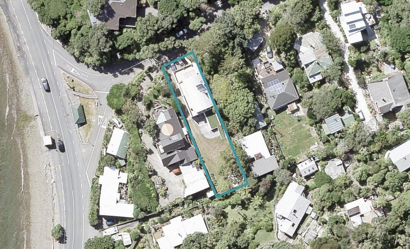 4 Taungata Road, York Bay, Lower Hutt - Carousel 1