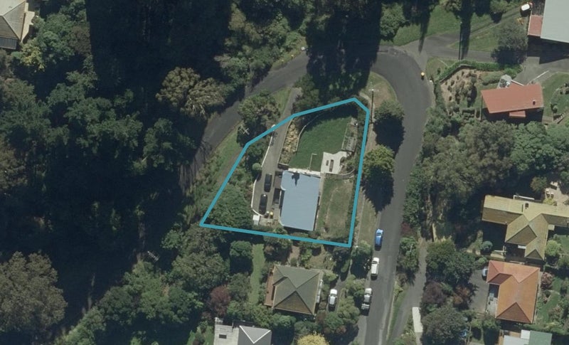 24 Wharfdale Street, Macandrew Bay, Dunedin - Carousel 1