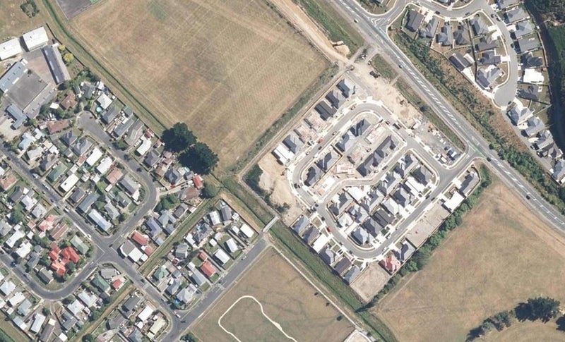 39 Grovedale Square, Wainuiomata, Lower Hutt - Carousel 1