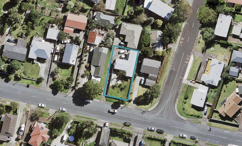 187 Waimumu Road, Massey, Auckland - Carousel 1