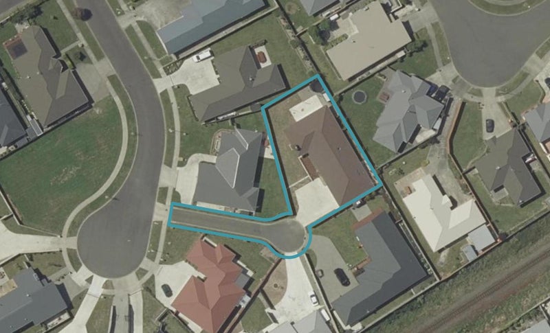49 Liberty Grove, Kelvin Grove, Palmerston North - Carousel 1