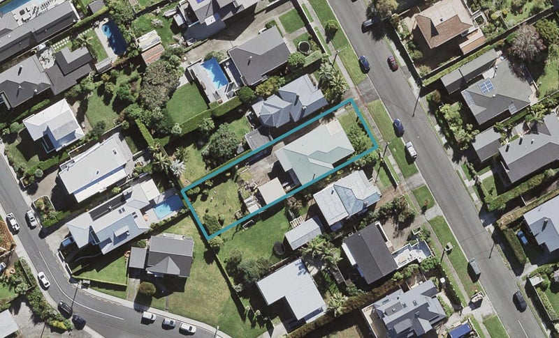 10 Palmerston Road, Birkenhead, Auckland - Carousel 1