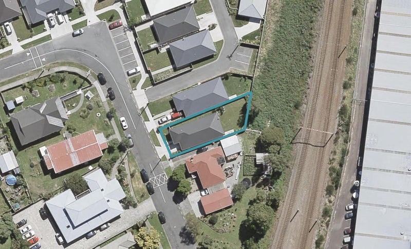 46 Farmer Crescent, Taita, Lower Hutt - Carousel 1