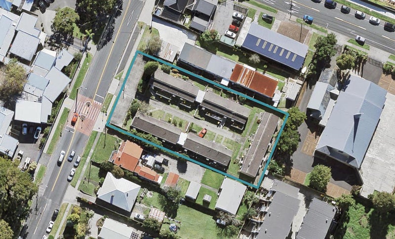 6 Hutchinson Avenue, New Lynn, Auckland - Carousel 1