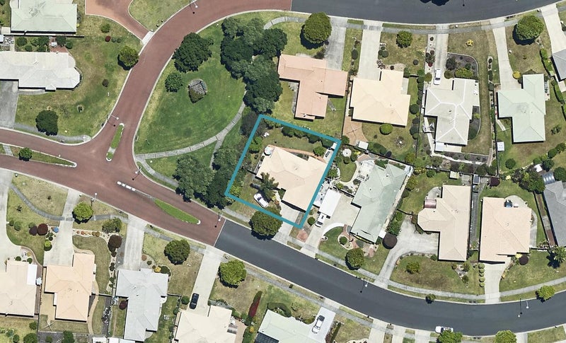 11 The Gardens Drive, Papamoa Beach, Papamoa - Carousel 1