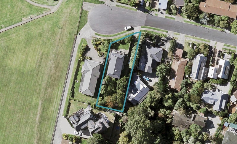 32 Charles Dickens Drive, Mellons Bay, Auckland - Carousel 1
