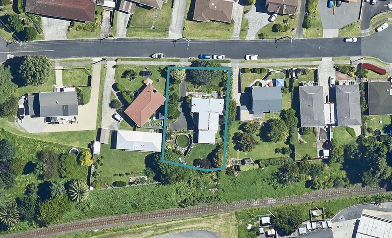 12 Cooneys Drive, Matua, Tauranga - Carousel 1