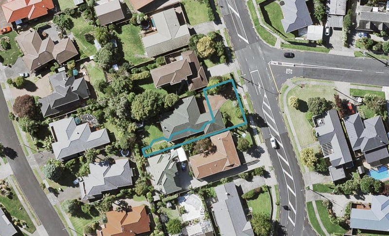 87 Sandspit Road, Shelly Park, Auckland - Carousel 1