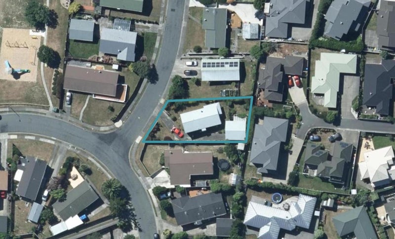 2 Trispen Place, Camborne, Porirua - Carousel 1