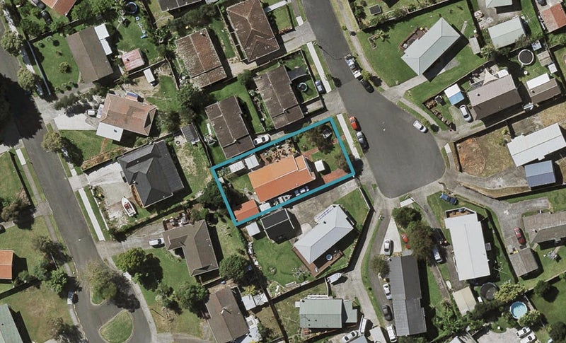 15 Leila Place, Clover Park, Auckland - Carousel 1