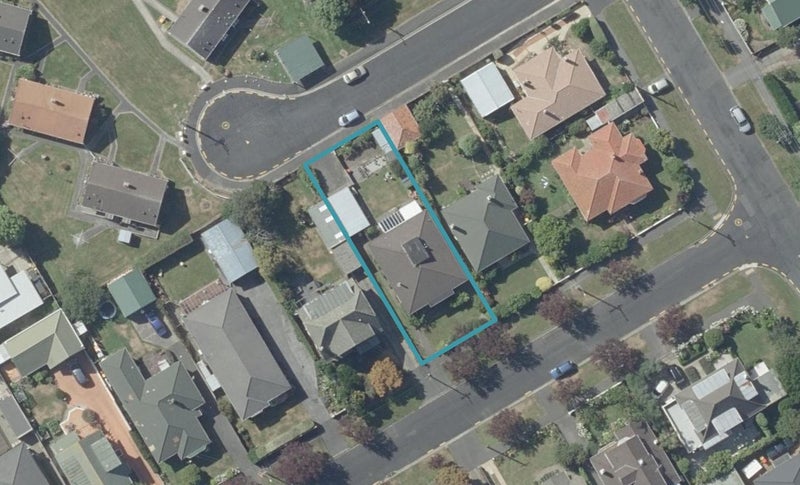 19 Wycolla Avenue, Saint Clair, Dunedin - Carousel 1