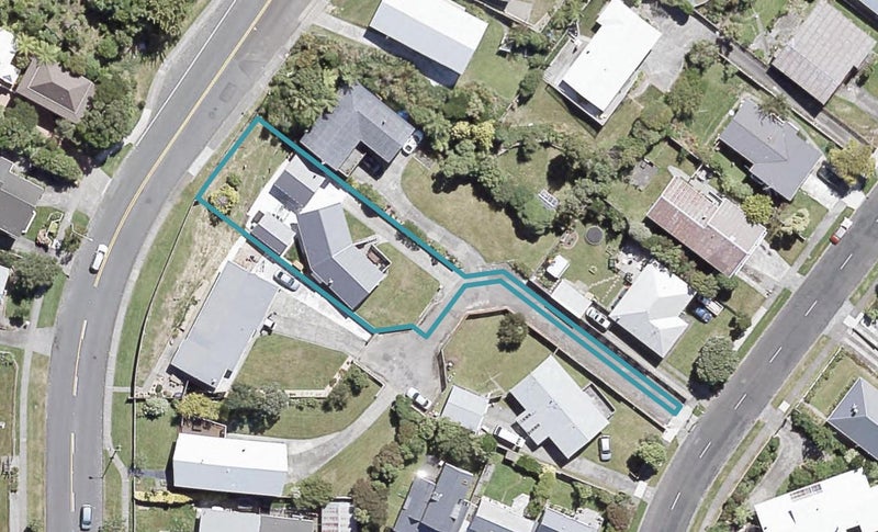 33 Cedar Street, Maungaraki, Lower Hutt - Carousel 1