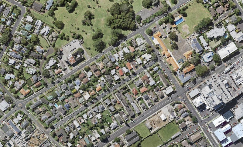 9B Lomond Street, Takapuna, Auckland - Carousel 1