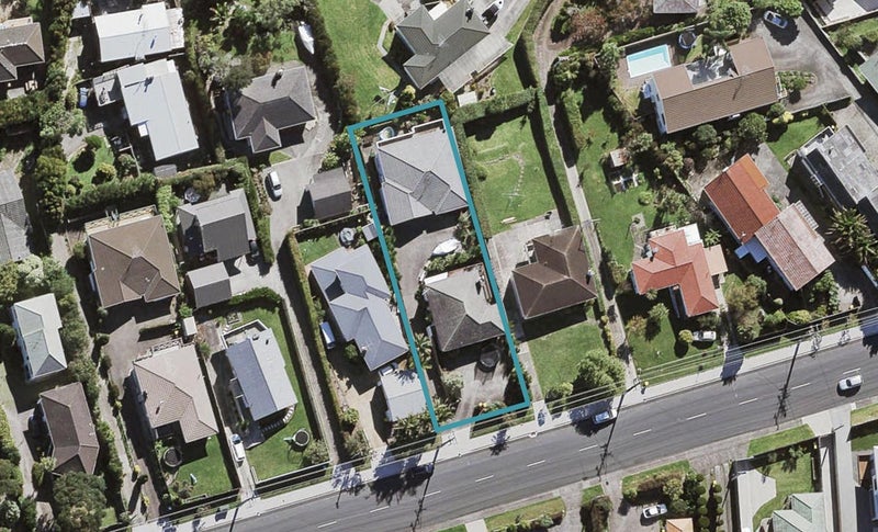2/74 Pupuke Road, Hillcrest, Auckland - Carousel 1