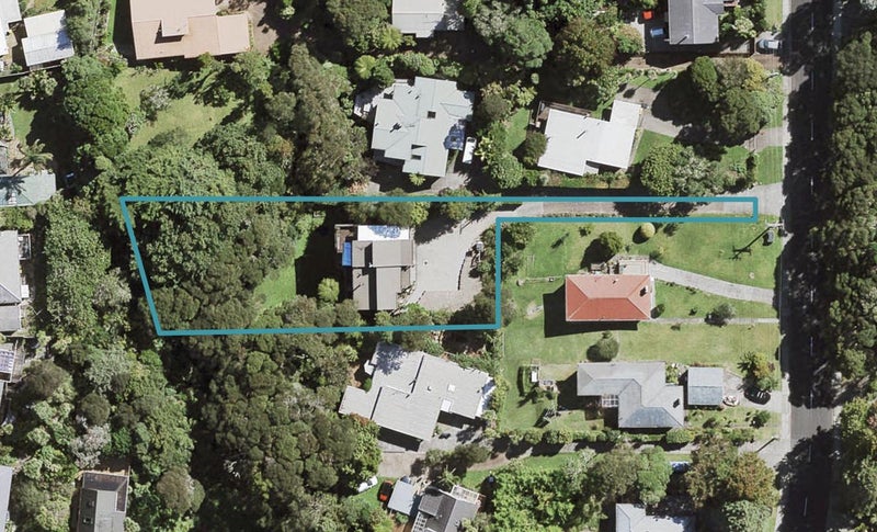 50 Woodfern Crescent, Titirangi, Auckland - Carousel 1