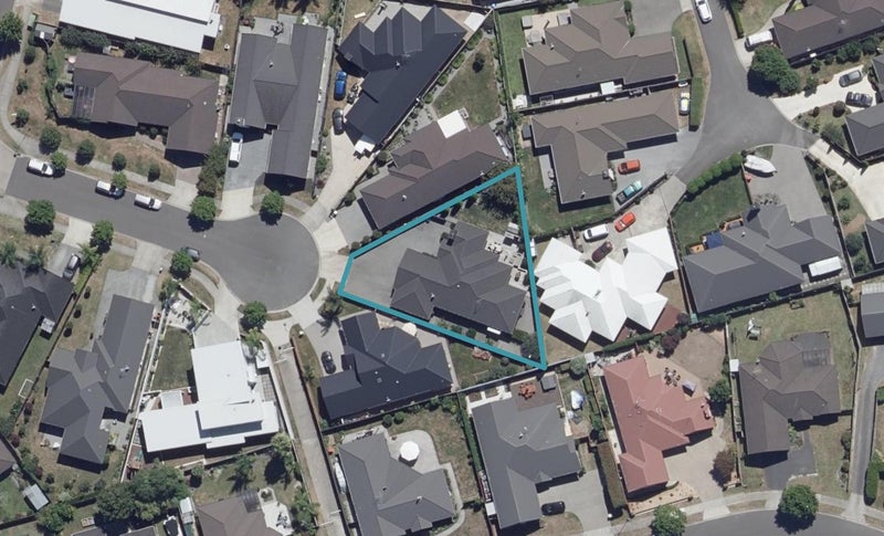 10 Kinnaird Place, Huntington, Hamilton - Carousel 1