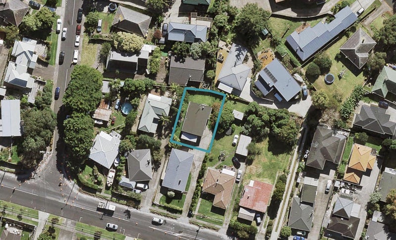 19A Raleigh Road, Northcote, Auckland - Carousel 1