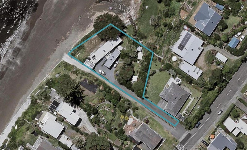 44 Ames Street, Paekakariki - Carousel 1