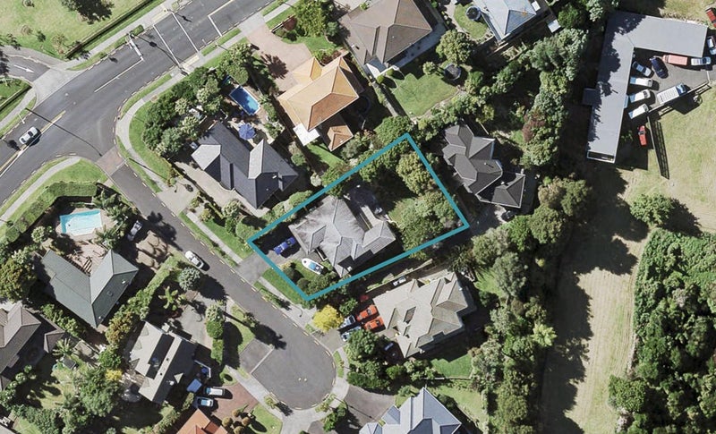 4 Ramoana Mews, Shelly Park, Auckland - Carousel 1