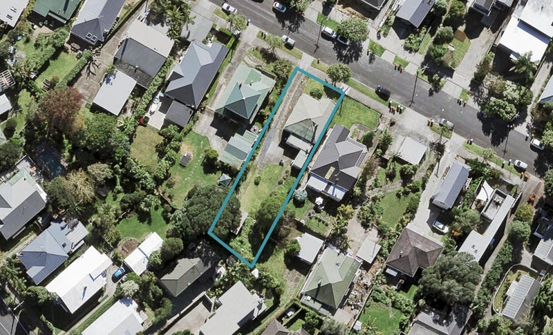 32 Springfield Road, Morningside, Auckland - Carousel 1