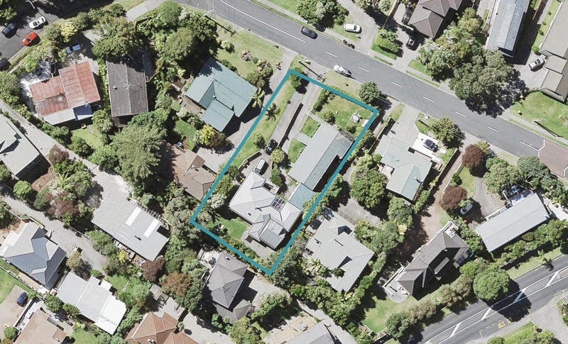 2/6 Lyons Avenue, Murrays Bay, Auckland - Carousel 1